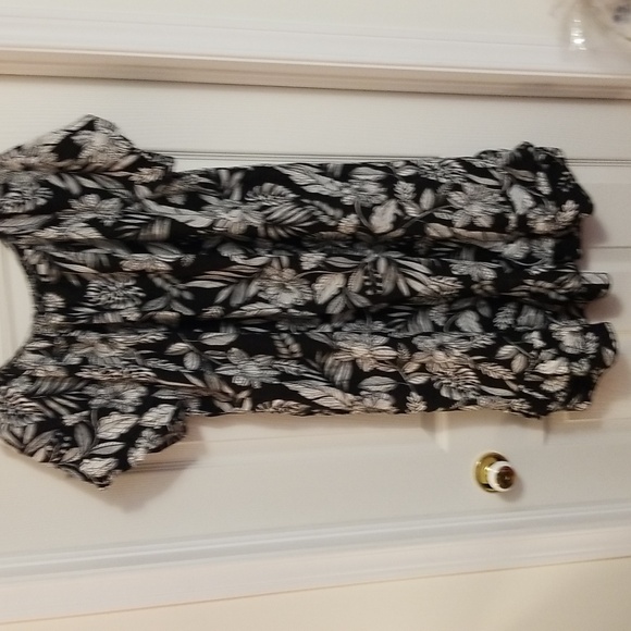 Dress - Picture 2 of 6